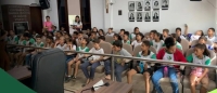 Alunos do quarto ano da Escola Municipal Maria Dias Coelho participam de 'aulão' presencial na sede da Câmara de Cláudio
