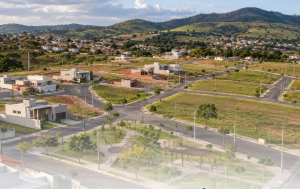 Ruas, praças e áreas verdes: Câmara aprova regras para novos loteamentos em Cláudio