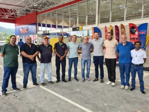 Presidente e vereadores marcam presença na inauguração do Supermercado ABC no município