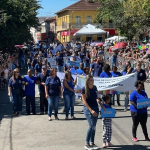 Vereadores marcam presença nos festejos de 162 anos de emancipação de Oliveira (MG)