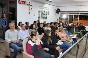 Professores lotam plenário e cobram reajuste de 9,02% nos vencimentos