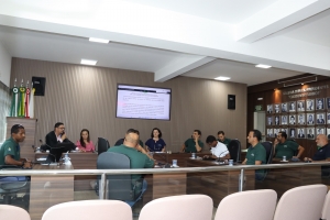 Projeto que concede reajuste no vencimento dos profissionais da Educação Básica permanece nas comissões por falta de acordo sobre percentual a ser fixado