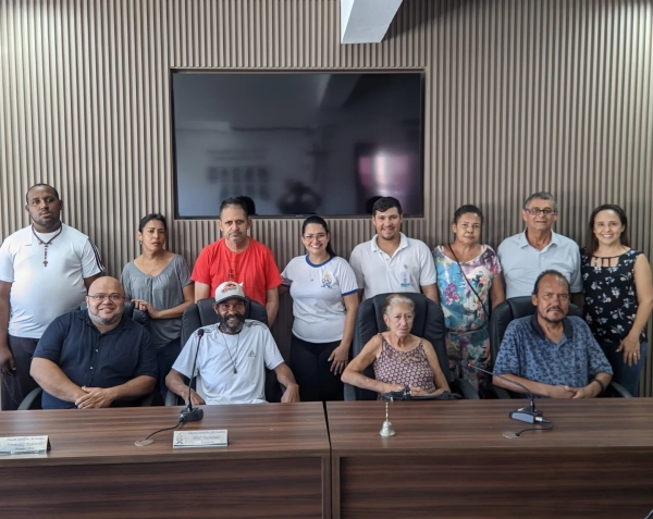 Usuários do CAPS visitam a Câmara de Cláudio com a finalidade de incentivar a participação social