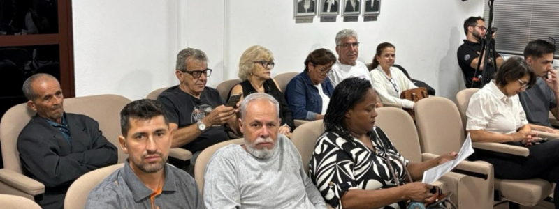 Moradora cobra providências para mau cheiro e problemas de esgoto no Residencial Cláudio