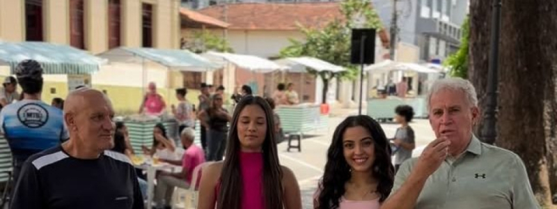 Ação de divulgação e panfletagem da Semana da Mulher